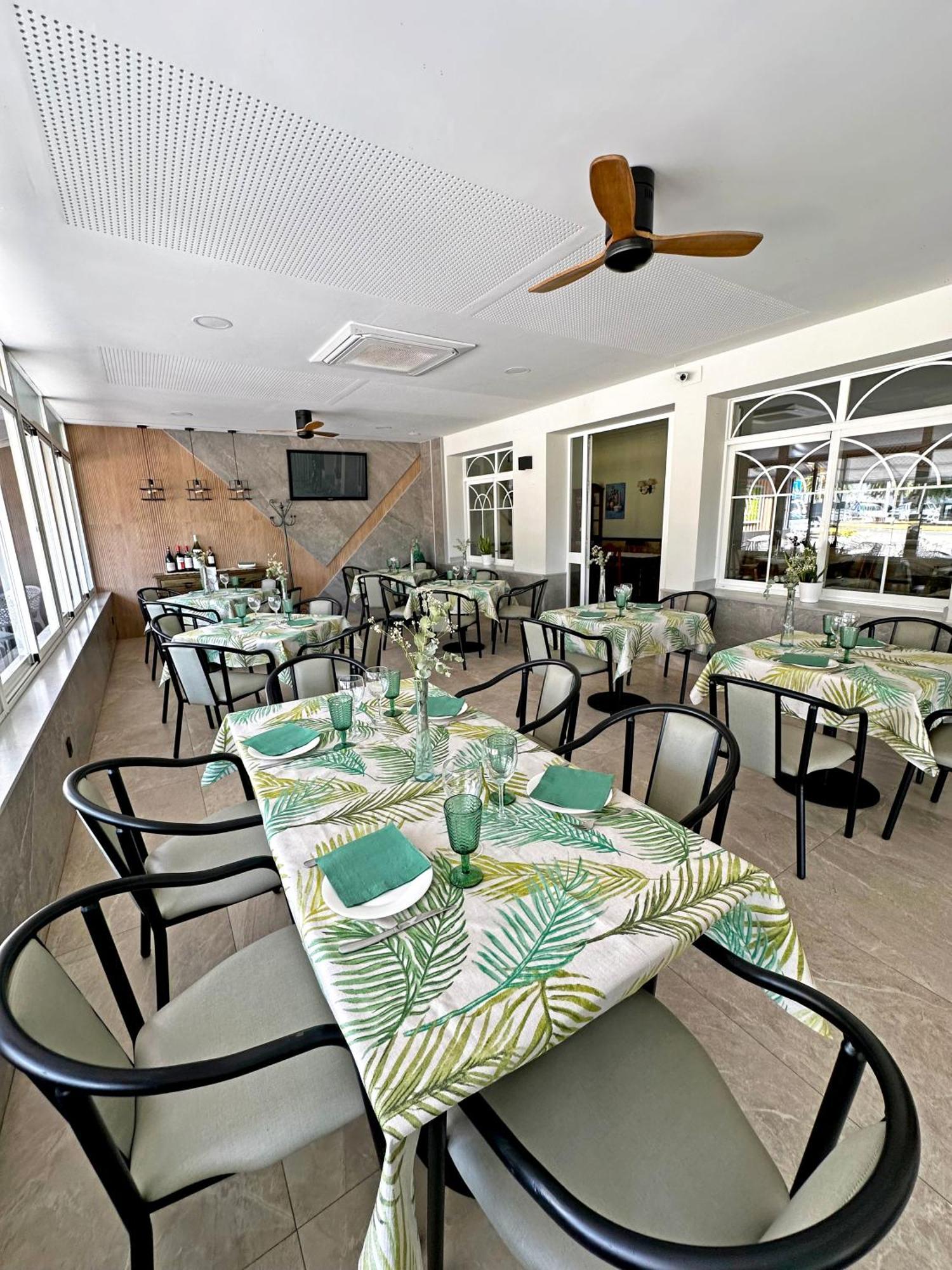 Hostal Restaurante El Cary Montemayor Exterior foto